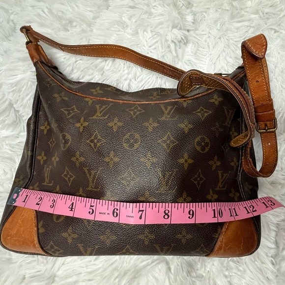 Louis Vuitton Crossbody/shoulder Purse - Picture 9 of 16